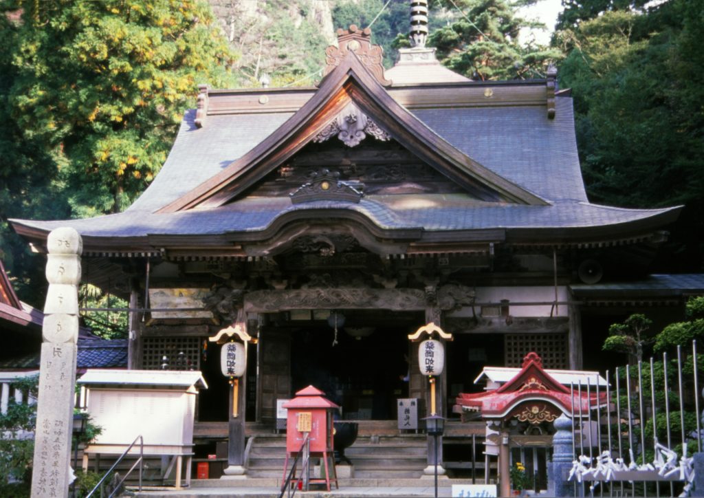 香川県にある四国８８ヶ所第８８番札所大窪寺の本堂